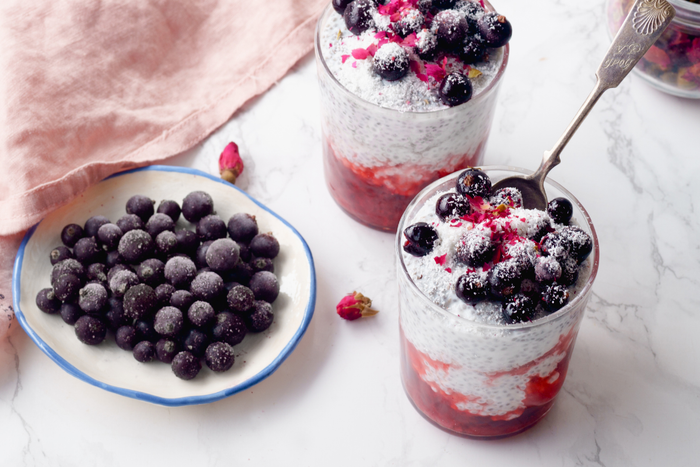 Ambrosia Yoghurt Pots with Berry & Dark Chocolate