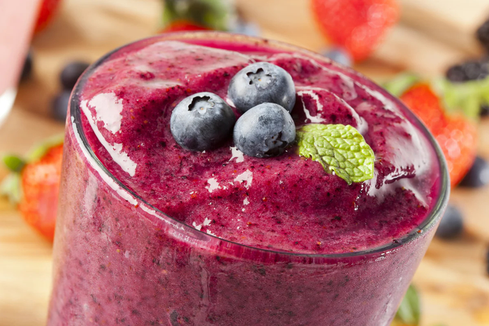Blackcurrant & Beet Vitality Smoothie - Recipe by Everee Women