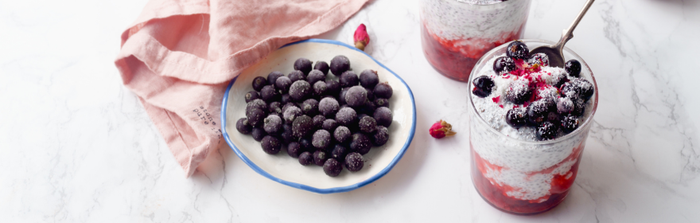 Ambrosia Yoghurt Pots with Berry & Dark Chocolate - Recipe by Everee Women